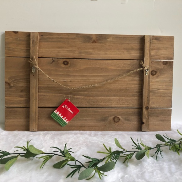 Merry Christmas Wooden Wall Decor, New in Box - Picture 2 of 4